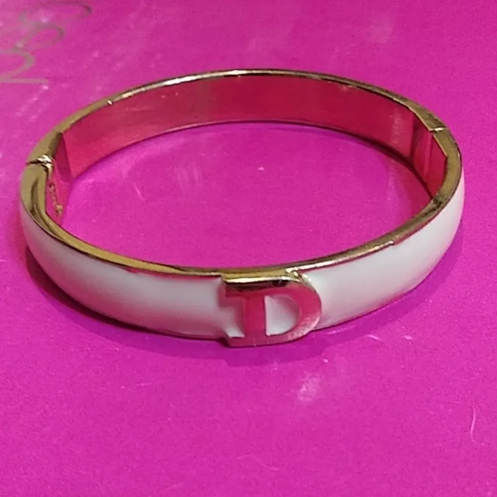 Bracelet    - Picture 2 of 5